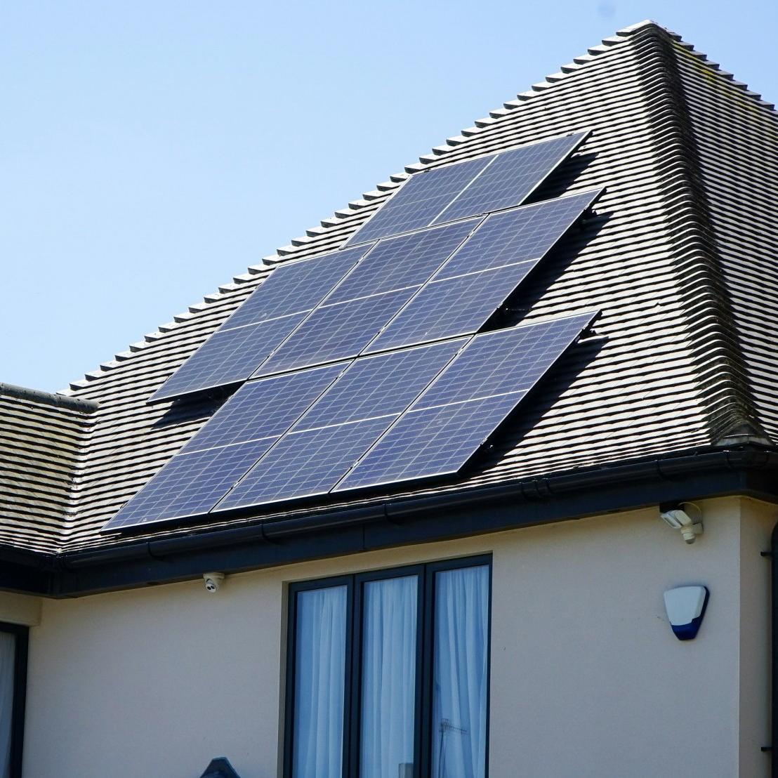 Choosing the Best Smart Power Optimizer for Your Solar Setup